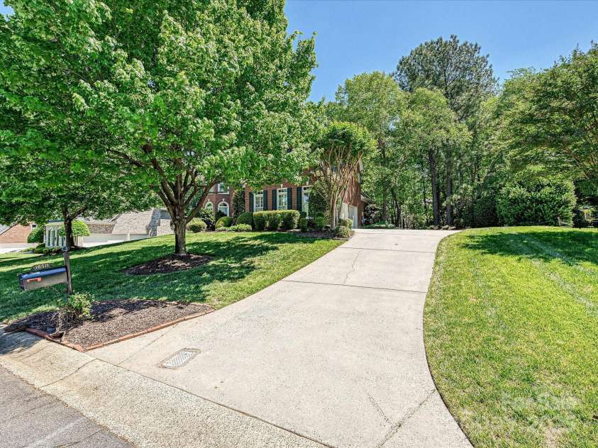 16511 Bridgehampton Club Drive, Charlotte, NC 28277.  MLS# CAR4253324, YatesRealty ID 15166. 