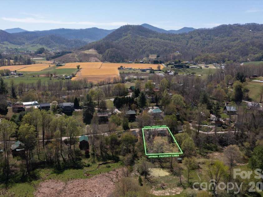 187 Cedarwood Drive, Waynesville, NC 28785.  MLS# CAR4368714, YatesRealty ID 15166. Mountain views