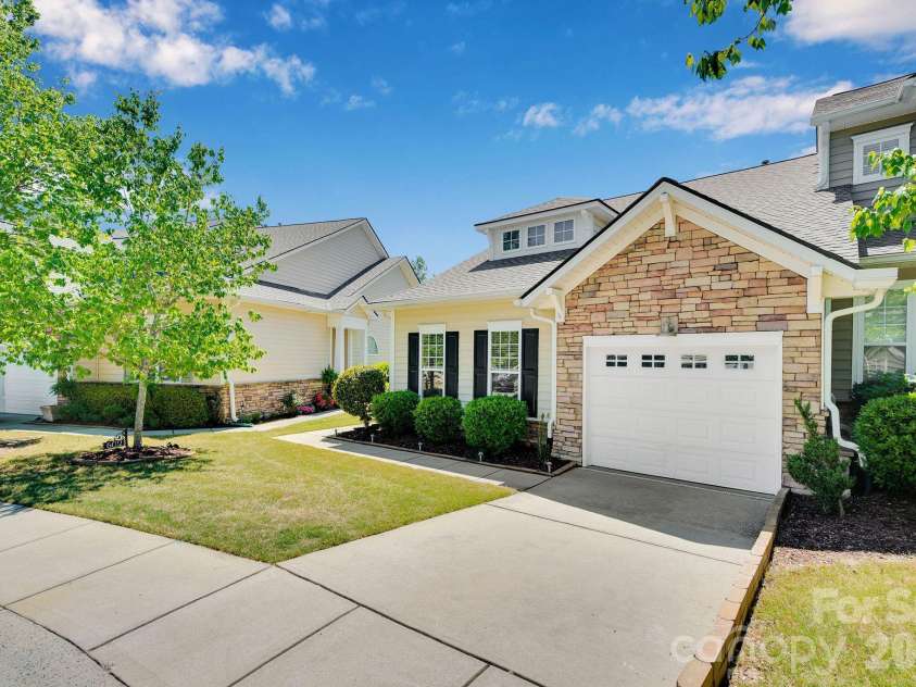 602 Pine Links Drive, Tega Cay, SC 29708.  MLS# CAR4370839, YatesRealty ID 15167. 
