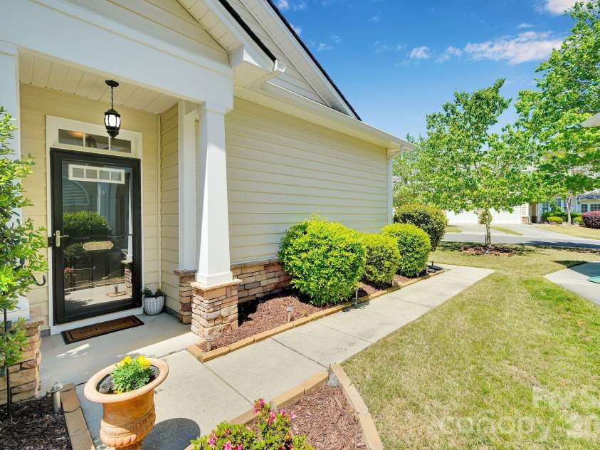 602 Pine Links Drive, Tega Cay, SC 29708.  MLS# CAR4370839, YatesRealty ID 15167. 