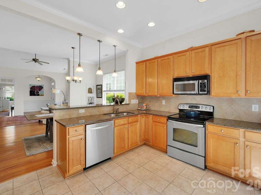 602 Pine Links Drive, Tega Cay, SC 29708.  MLS# CAR4370839, YatesRealty ID 15167. 