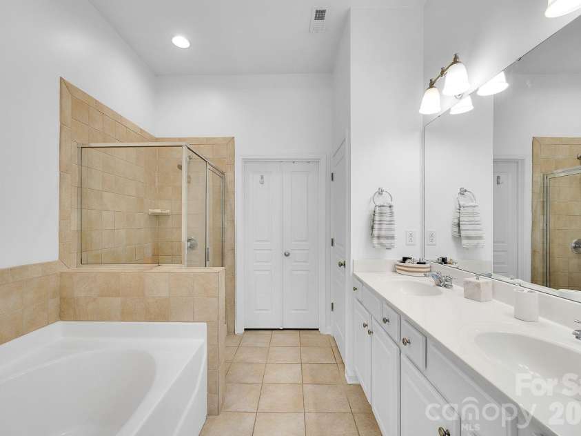602 Pine Links Drive, Tega Cay, SC 29708.  MLS# CAR4370839, YatesRealty ID 15167. 