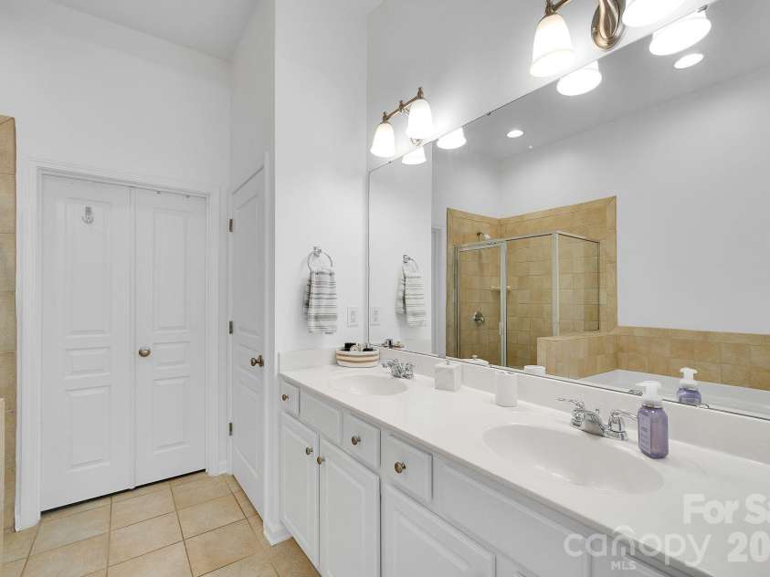602 Pine Links Drive, Tega Cay, SC 29708.  MLS# CAR4370839, YatesRealty ID 15167. 