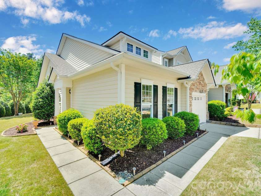 602 Pine Links Drive, Tega Cay, SC 29708.  MLS# CAR4370839, YatesRealty ID 15167. 