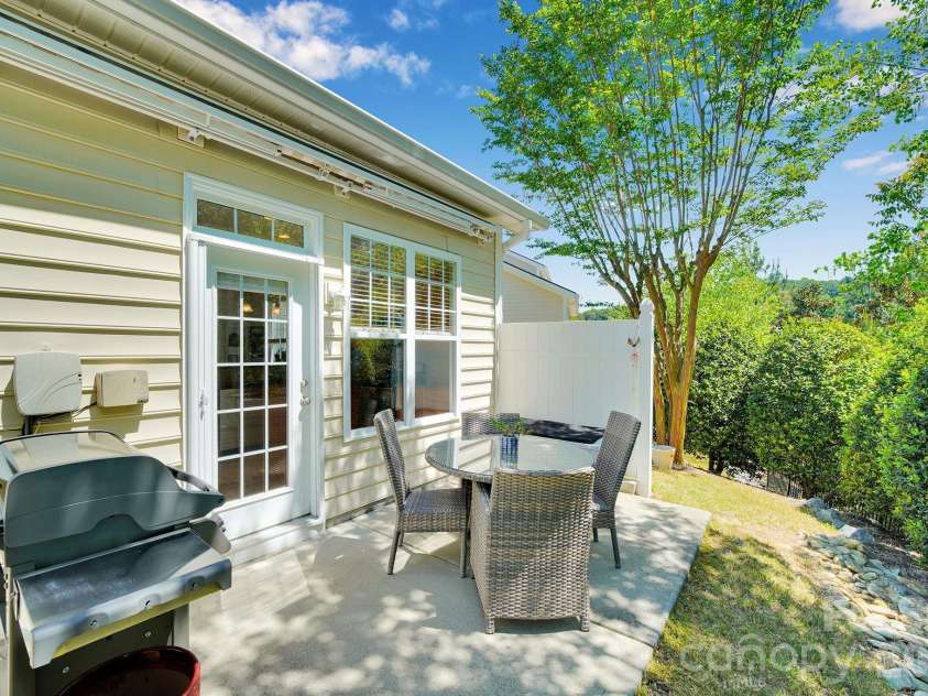602 Pine Links Drive, Tega Cay, SC 29708.  MLS# CAR4370839, YatesRealty ID 15167. 