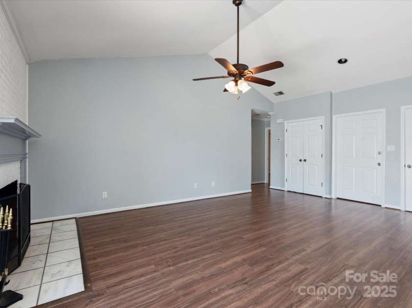 9404 Vicksburg Park Court, Charlotte, NC 28210.  MLS# CAR4263037, YatesRealty ID 15167. 