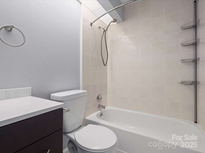 9404 Vicksburg Park Court, Charlotte, NC 28210.  MLS# CAR4263037, YatesRealty ID 15167. 