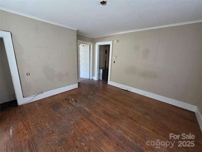 503 Reid Street, Thomasville, NC 27360.  MLS# CAR4259981, YatesRealty ID 15168. 