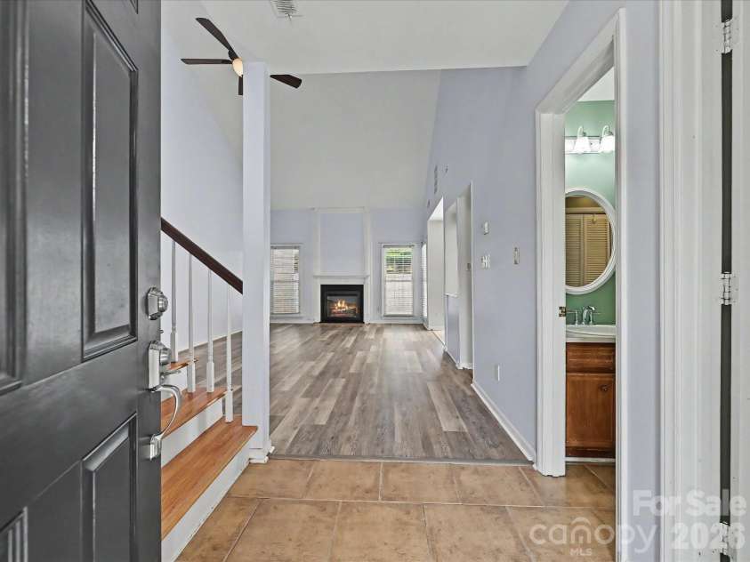 6816 Copernicus Circle, Charlotte, NC 28226.  MLS# CAR4363913, YatesRealty ID 15168. 