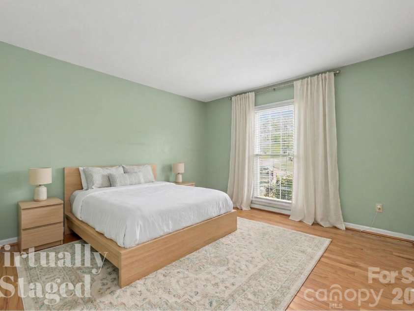 6816 Copernicus Circle, Charlotte, NC 28226.  MLS# CAR4363913, YatesRealty ID 15168. 