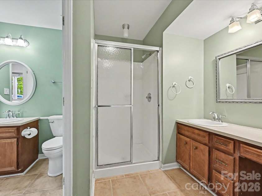 6816 Copernicus Circle, Charlotte, NC 28226.  MLS# CAR4363913, YatesRealty ID 15168. 