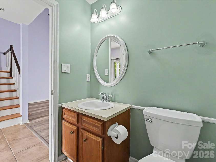 6816 Copernicus Circle, Charlotte, NC 28226.  MLS# CAR4363913, YatesRealty ID 15168. 