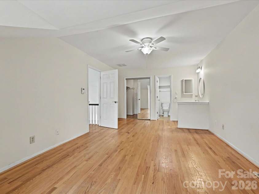 6816 Copernicus Circle, Charlotte, NC 28226.  MLS# CAR4363913, YatesRealty ID 15168. 