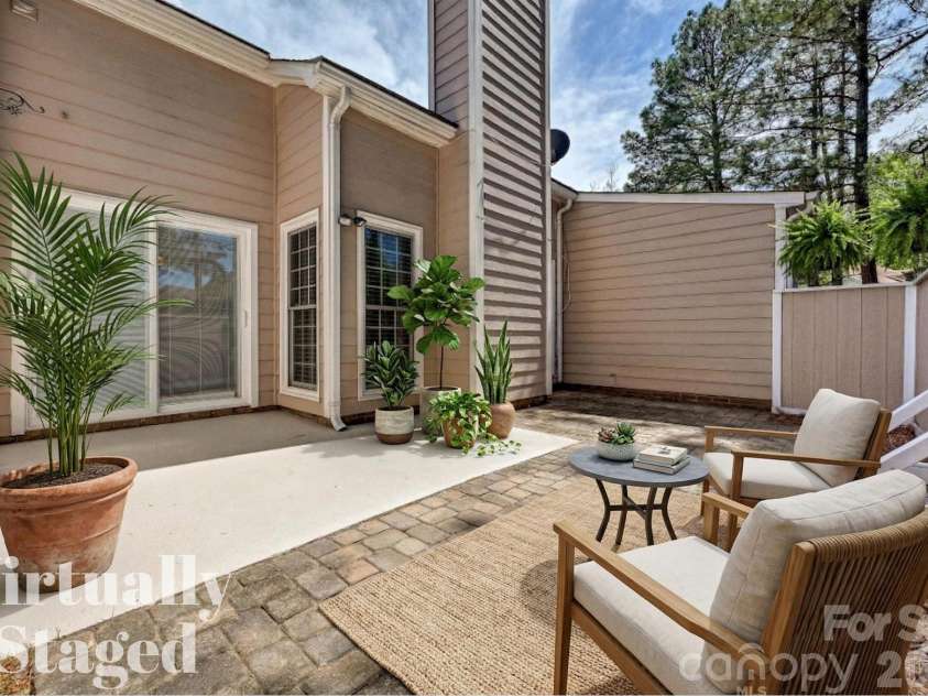 6816 Copernicus Circle, Charlotte, NC 28226.  MLS# CAR4363913, YatesRealty ID 15168. 