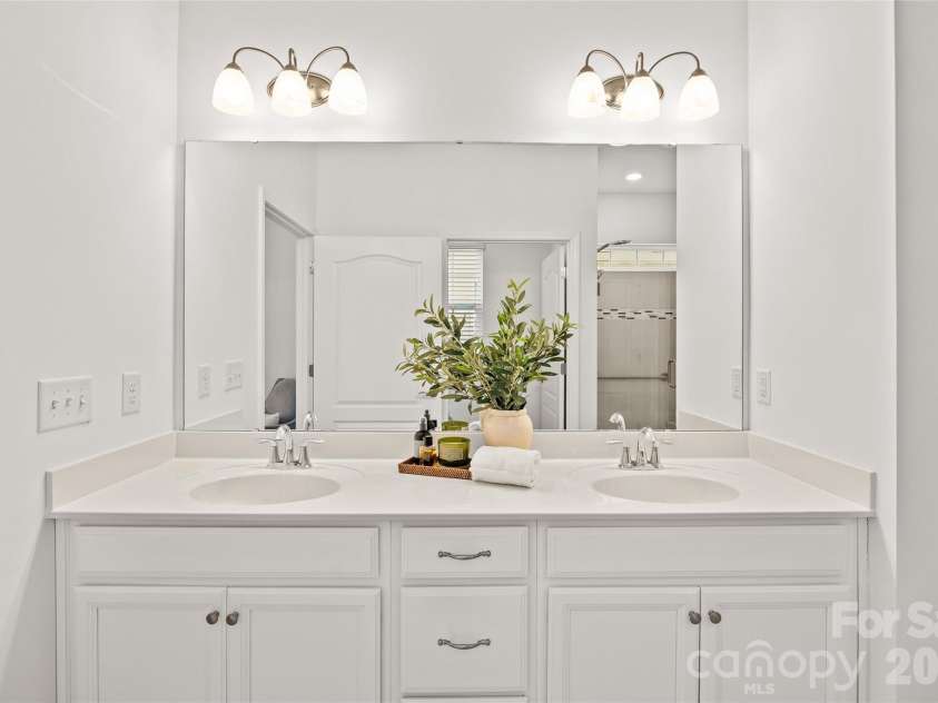 8122 Asher Chase Trail, Lancaster, SC 29720.  MLS# CAR4350544, YatesRealty ID 15169. Primary bathroom