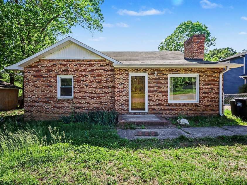 108 Crest Street, Belmont, NC 28012.  MLS# CAR4369916, YatesRealty ID 15170. 