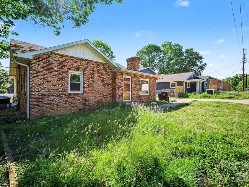108 Crest Street, Belmont, NC 28012.  MLS# CAR4369916, YatesRealty ID 15170. 
