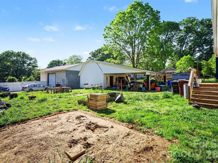 108 Crest Street, Belmont, NC 28012.  MLS# CAR4369916, YatesRealty ID 15170. 