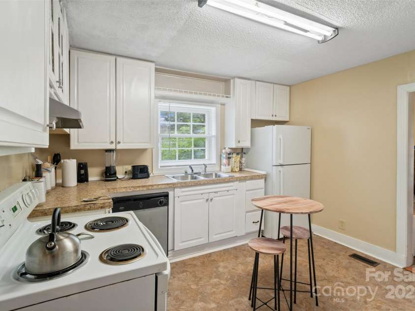 133 Proctor Street, Gastonia, NC 28052.  MLS# CAR4230574, YatesRealty ID 15170. 