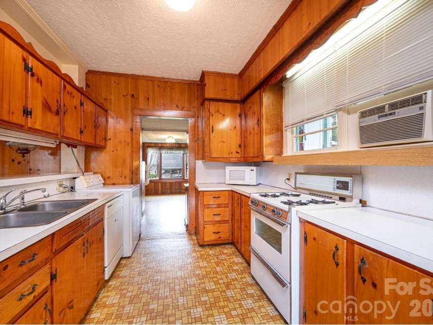 335 Harmon Street, Forest City, NC 28043.  MLS# CAR4362652, YatesRealty ID 15171. 