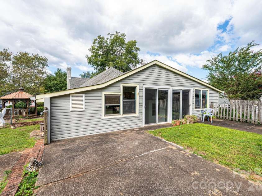 335 Harmon Street, Forest City, NC 28043.  MLS# CAR4362652, YatesRealty ID 15171. 