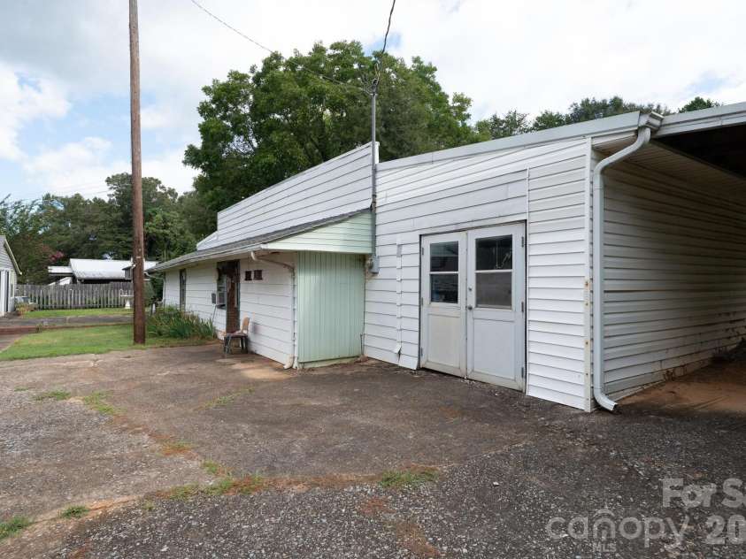 335 Harmon Street, Forest City, NC 28043.  MLS# CAR4362652, YatesRealty ID 15171. 