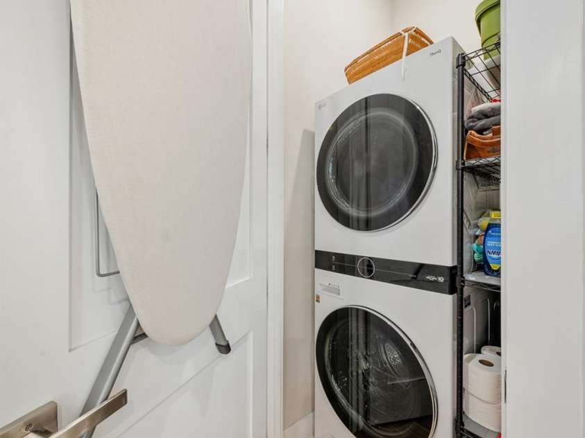 1115 Greenleaf Avenue, Charlotte, NC 28202.  MLS# CAR4248840, YatesRealty ID 15173. Upper Floor Laundry