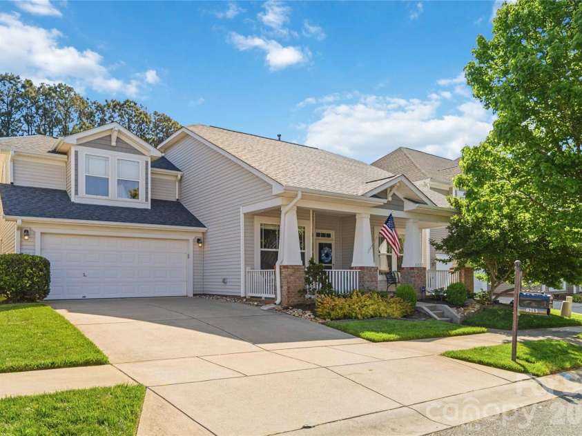 8213 Cottsbrooke Drive, Huntersville, NC 28078.  MLS# CAR4372828, YatesRealty ID 15173. 