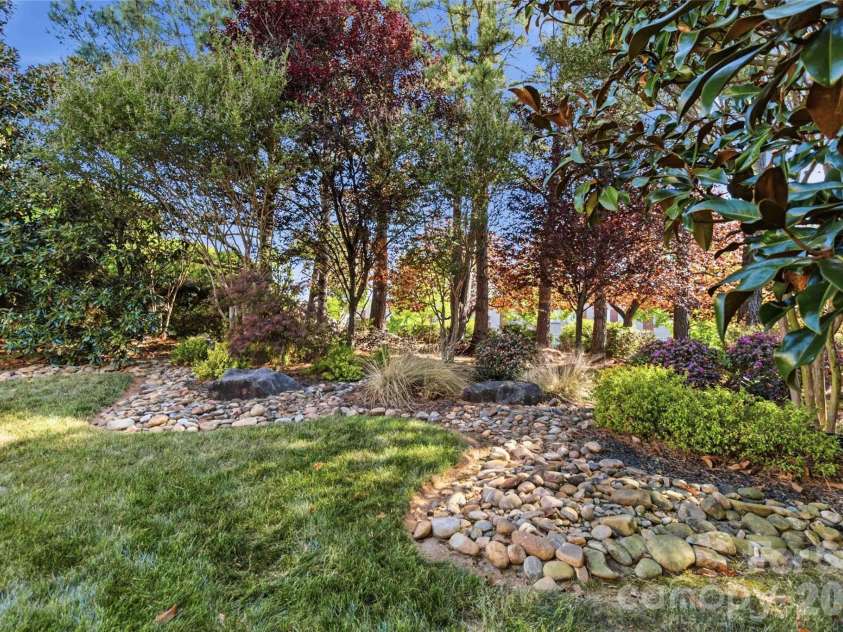 8213 Cottsbrooke Drive, Huntersville, NC 28078.  MLS# CAR4372828, YatesRealty ID 15173. 