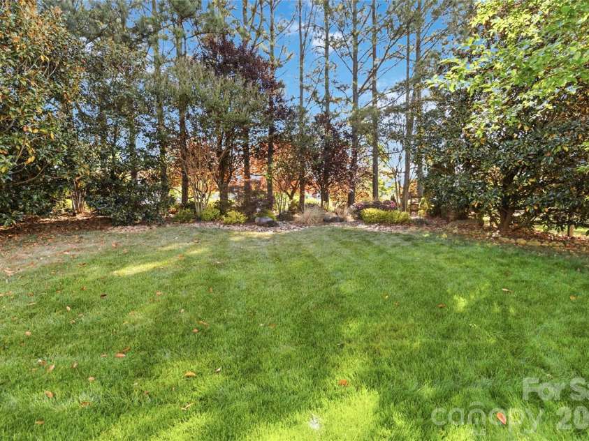 8213 Cottsbrooke Drive, Huntersville, NC 28078.  MLS# CAR4372828, YatesRealty ID 15173. 