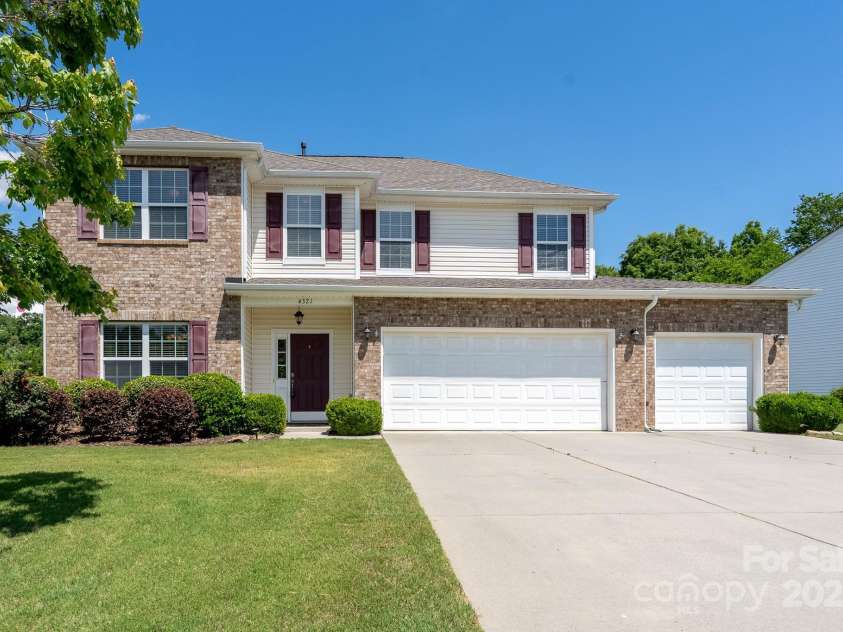 4321 Tucker Chase Drive, Midland, NC 28107.  MLS# CAR4254722, YatesRealty ID 15174. 