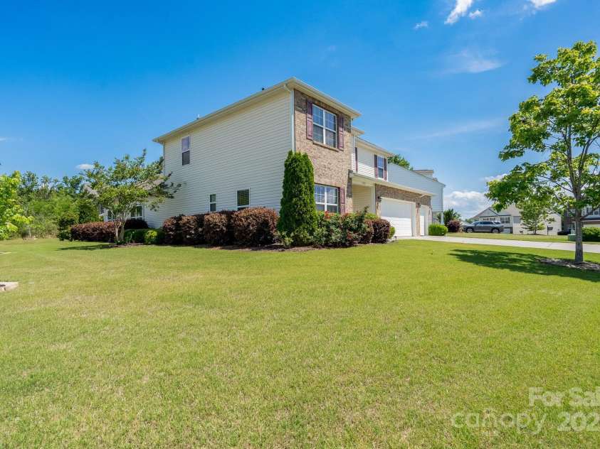 4321 Tucker Chase Drive, Midland, NC 28107.  MLS# CAR4254722, YatesRealty ID 15174. 