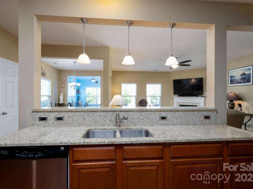 4321 Tucker Chase Drive, Midland, NC 28107.  MLS# CAR4254722, YatesRealty ID 15174. 