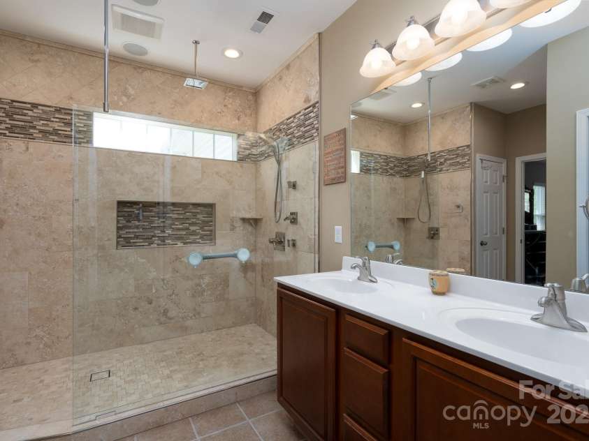 4321 Tucker Chase Drive, Midland, NC 28107.  MLS# CAR4254722, YatesRealty ID 15174. 