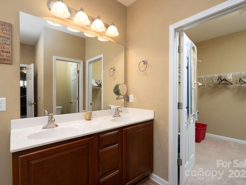 4321 Tucker Chase Drive, Midland, NC 28107.  MLS# CAR4254722, YatesRealty ID 15174. 