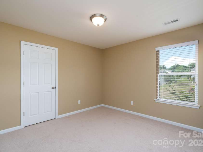 4321 Tucker Chase Drive, Midland, NC 28107.  MLS# CAR4254722, YatesRealty ID 15174. 