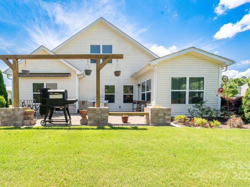 4321 Tucker Chase Drive, Midland, NC 28107.  MLS# CAR4254722, YatesRealty ID 15174. 