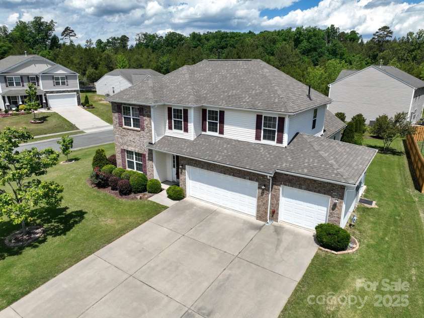 4321 Tucker Chase Drive, Midland, NC 28107.  MLS# CAR4254722, YatesRealty ID 15174. 