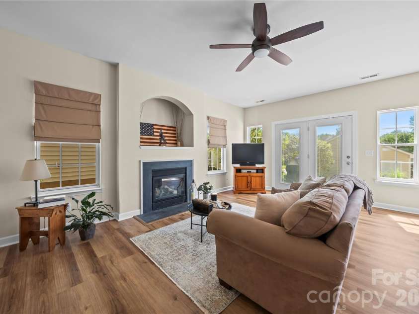 9224 Ducati Lane, Cornelius, NC 28031.  MLS# CAR4369208, YatesRealty ID 15174. 