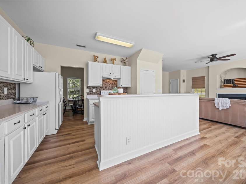 9224 Ducati Lane, Cornelius, NC 28031.  MLS# CAR4369208, YatesRealty ID 15174. 