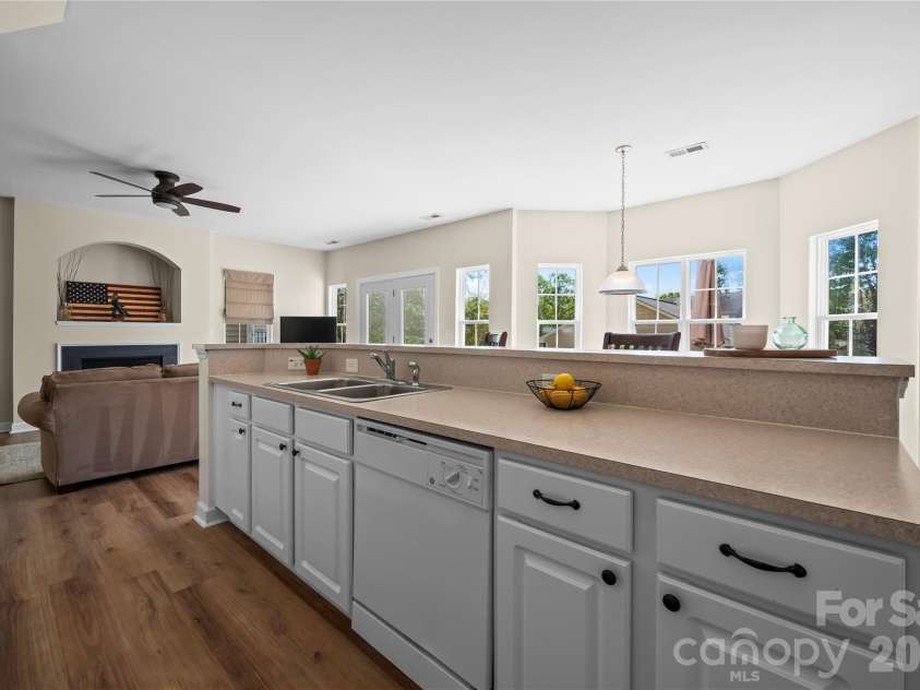 9224 Ducati Lane, Cornelius, NC 28031.  MLS# CAR4369208, YatesRealty ID 15174. 