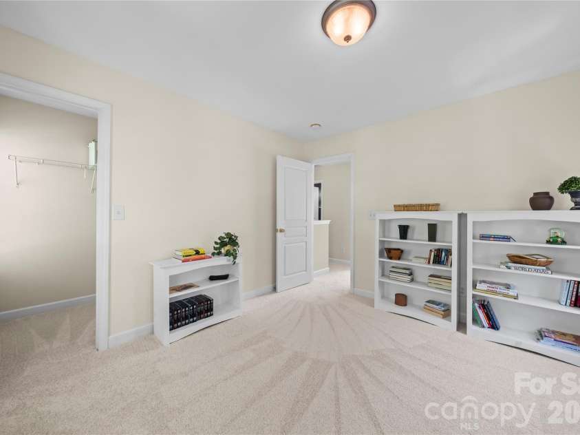 9224 Ducati Lane, Cornelius, NC 28031.  MLS# CAR4369208, YatesRealty ID 15174. 