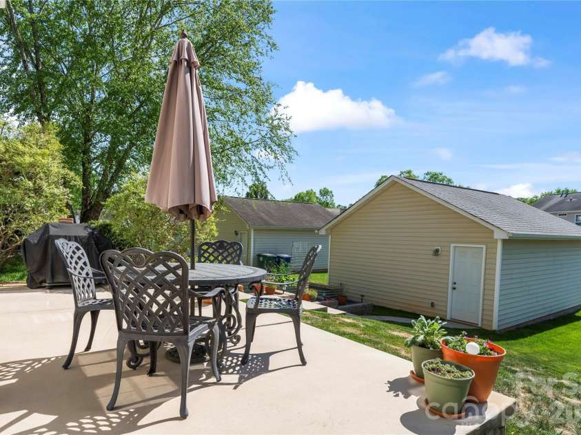 9224 Ducati Lane, Cornelius, NC 28031.  MLS# CAR4369208, YatesRealty ID 15174. 