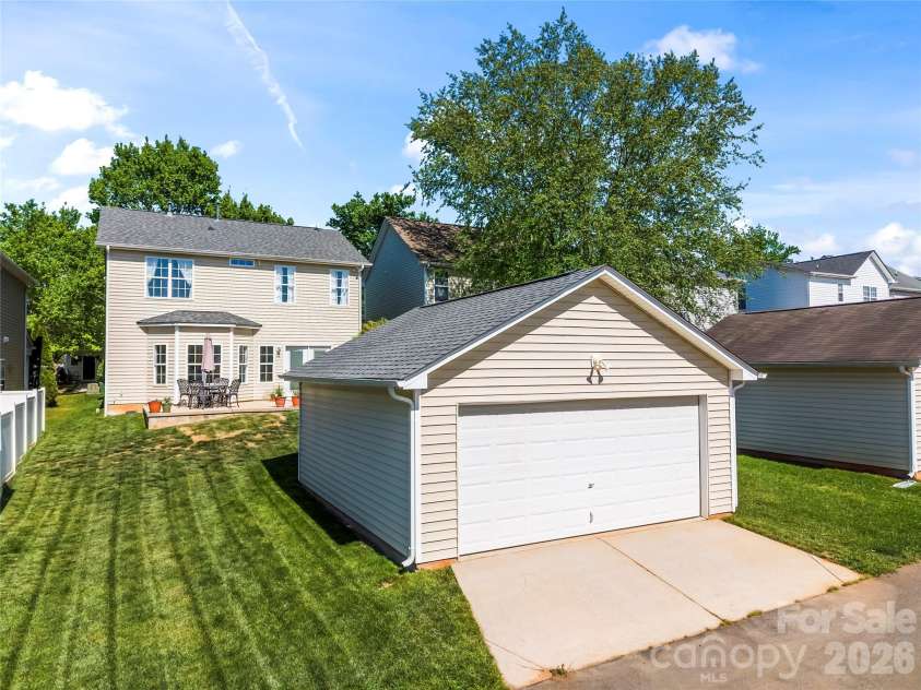 9224 Ducati Lane, Cornelius, NC 28031.  MLS# CAR4369208, YatesRealty ID 15174. 