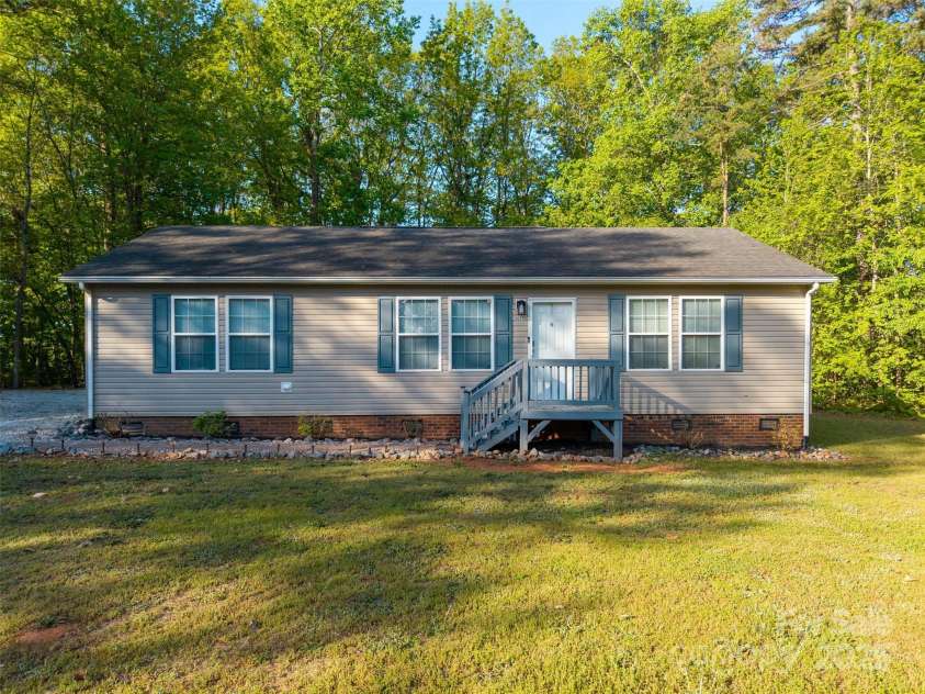 5039 Pine Springs Drive, Bessemer City, NC 28016.  MLS# CAR4249727, YatesRealty ID 15175. Front evaluation