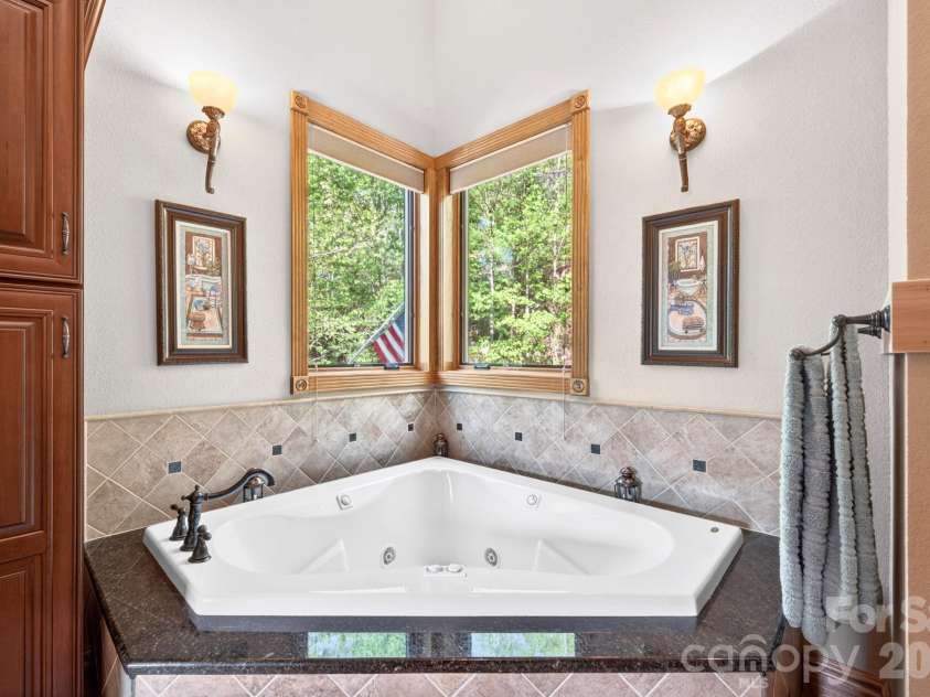 80 Valley View Drive, Marion, NC 28752.  MLS# CAR4365654, YatesRealty ID 15175. 5 piece primary on-suite.
