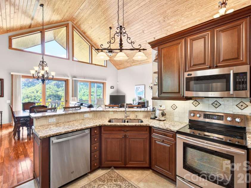 80 Valley View Drive, Marion, NC 28752.  MLS# CAR4365654, YatesRealty ID 15175. 