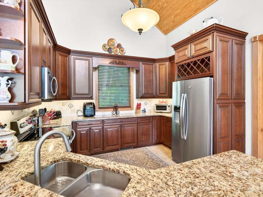 80 Valley View Drive, Marion, NC 28752.  MLS# CAR4365654, YatesRealty ID 15175. 