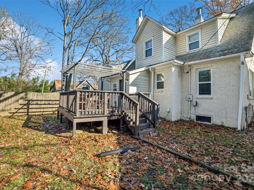 415 Willow Street, Gastonia, NC 28054.  MLS# CAR4204556, YatesRealty ID 15176. 