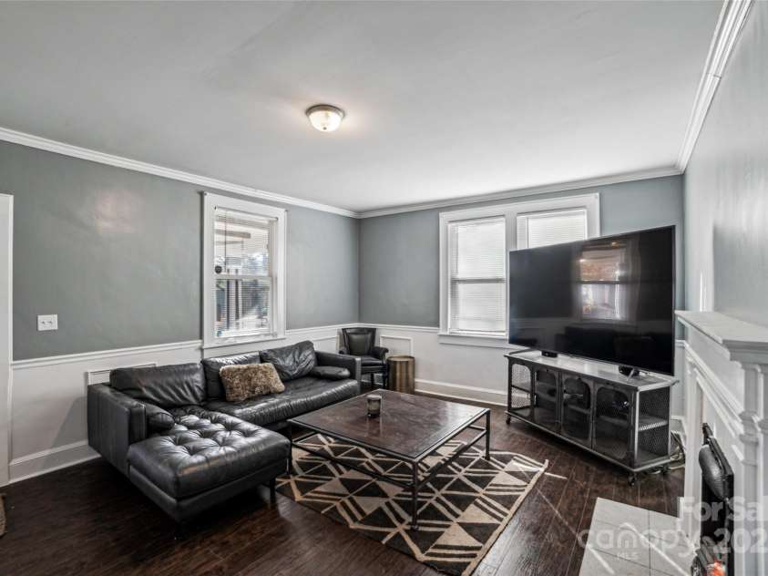 415 Willow Street, Gastonia, NC 28054.  MLS# CAR4204556, YatesRealty ID 15176. Family Room